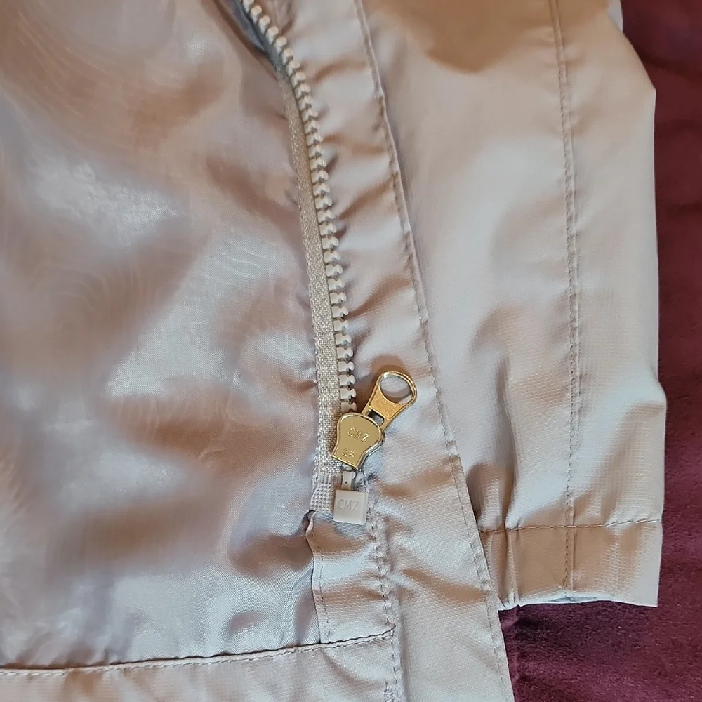 ZeroXposur Women's Gray Ski Jacket/Liner with Hood - Picture 9 of 15